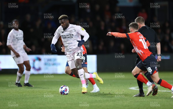 310123 - Luton Town v Cardiff City, EFL Sky Bet Championship - Cedric Kipre of Cardiff City sets up an attack