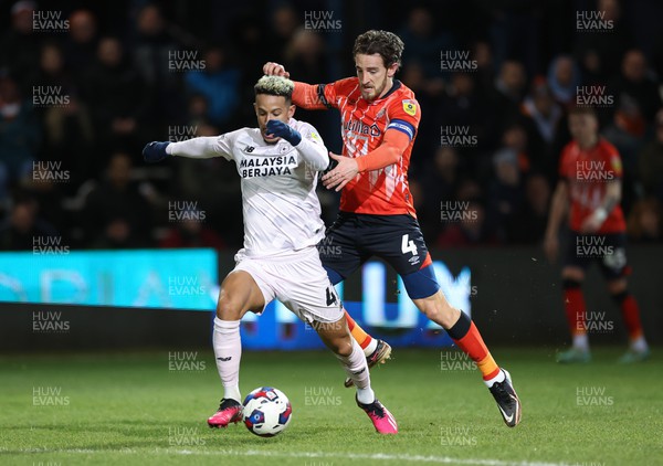 310123 - Luton Town v Cardiff City, EFL Sky Bet Championship - Callum Robinson of Cardiff City is challenged by Tom Lockyer of Luton Town