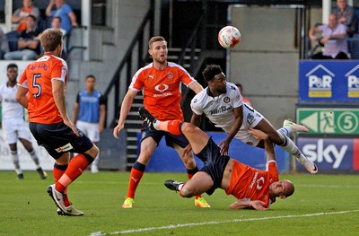 160816 - Luton Town vs Newport County - SKY Bet League 2 -Marlon Jackson of Newport goes close with a diving header