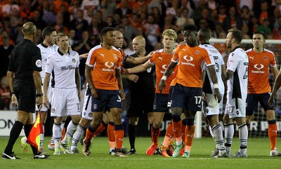 160816 - Luton Town vs Newport County - SKY Bet League 2 -Tempers flare at the final whistle