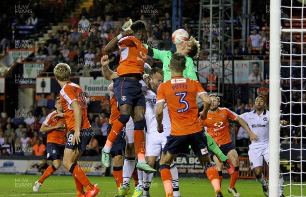 160816 - Luton Town vs Newport County - SKY Bet League 2 -Jennison Myrie-Williams sees his corner go direct in for Newport's goal