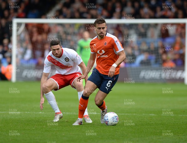 30092017 - Luton Town v Newport County - Sky Bet League Two Olly Lee brings the ball out for Luton 