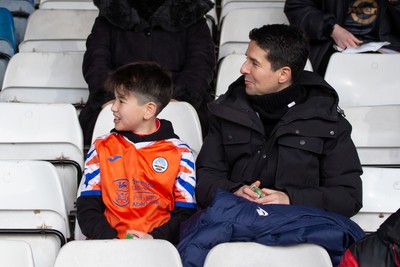 040323 - Luton Town v Swansea City - Sky Bet Championship - Swansea City fans