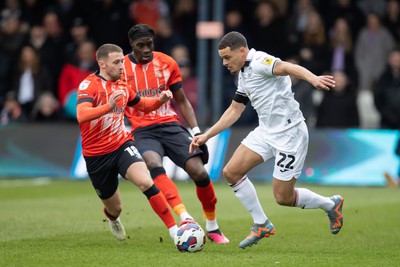 040323 - Luton Town v Swansea City - Sky Bet Championship - Joel Latibeaudiere of Swansea City controls the ball