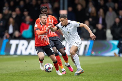 040323 - Luton Town v Swansea City - Sky Bet Championship - Joel Latibeaudiere of Swansea City controls the ball