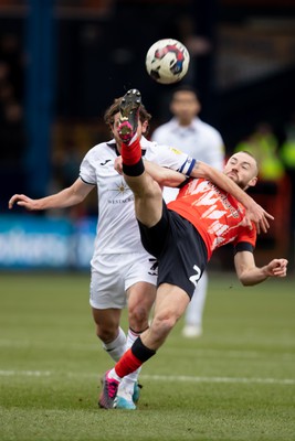 040323 - Luton Town v Swansea City - Sky Bet Championship - Joe Allen of Swansea City and Cody Drameh of Luton battle for the ball