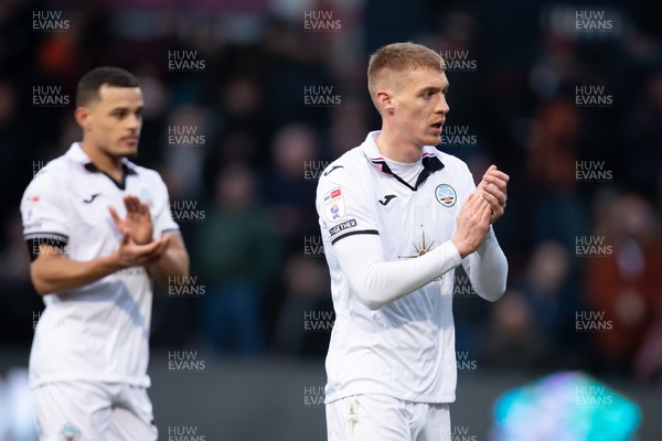 040323 - Luton Town v Swansea City - Sky Bet Championship - Jay Fulton of Swansea City applauds the fans
