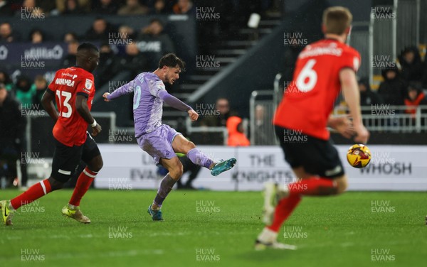 071224 Luton Town v Swansea City, EFL Sky Bet Championship - Liam Cullen of Swansea City fires a shot at goal