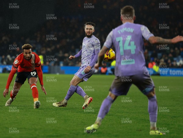 071224 Luton Town v Swansea City, EFL Sky Bet Championship - Matt Grimes of Swansea City and Josh Tymon of Swansea City link up