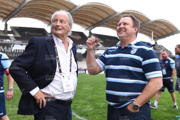 141018 - Lyon v Cardiff Blues - European Rugby Champions Cup - Peter Thomas and John Mulvihill at the end of the game