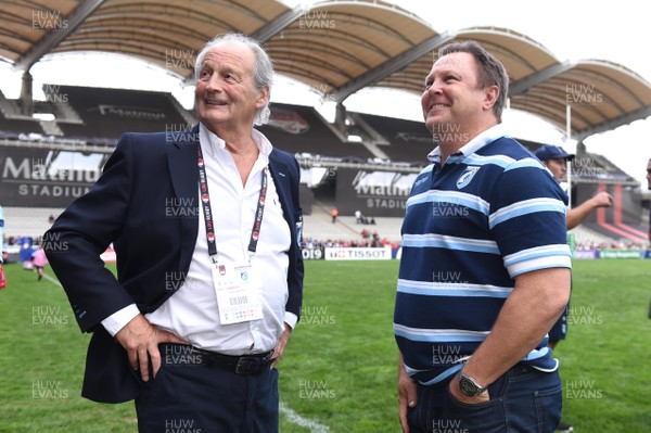 141018 - Lyon v Cardiff Blues - European Rugby Champions Cup - Peter Thomas and John Mulvihill at the end of the game