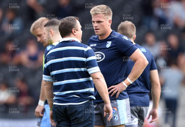 141018 - Lyon v Cardiff Blues - European Rugby Champions Cup - John Mulvihill and Gareth Anscombe of Cardiff Blues