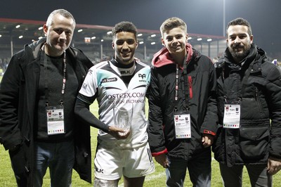 221016 - Lyon v Ospreys - European Rugby Challenge Cup -Keelan Giles of Ospreys receives his man of the match award