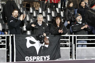 221016 - Lyon v Ospreys - European Rugby Challenge Cup -Ospreys fans