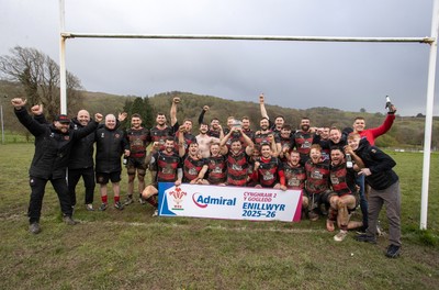 110426 - Machynlleth RFC v Mold RFC, Admiral National League 2 North - Mold RFC lift the trophy