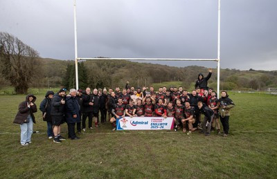 110426 - Machynlleth RFC v Mold RFC, Admiral National League 2 North - Mold RFC lift the trophy