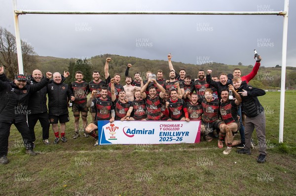 110426 - Machynlleth RFC v Mold RFC, Admiral National League 2 North - Mold RFC lift the trophy