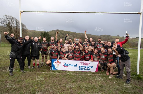 110426 - Machynlleth RFC v Mold RFC, Admiral National League 2 North - Mold RFC lift the trophy
