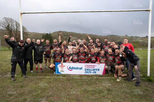 110426 - Machynlleth RFC v Mold RFC, Admiral National League 2 North - Mold RFC lift the trophy
