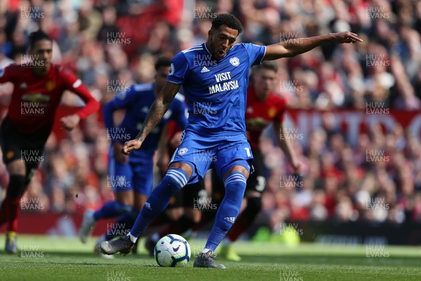 120519 - Manchester United v Cardiff City - Premier League - Nathaniel Mendez-Laing of Cardiff City scores a penalty goal