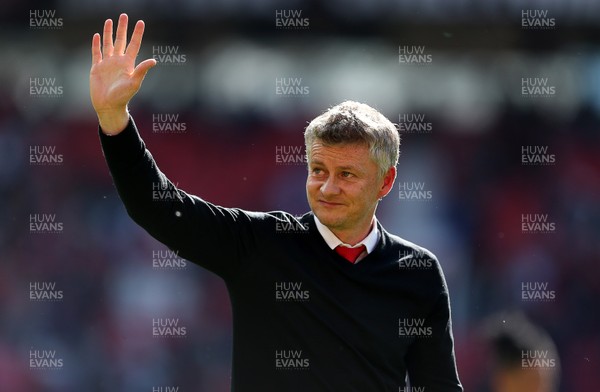 120519 - Manchester United v Cardiff City - Premier League - Manchester United Manager Ole Gunnar Solskjaer waves to the fans at full time