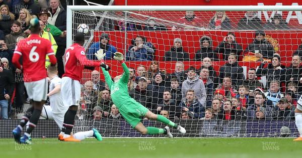 310318 - Manchester United v Swansea City - Premier League -  Romelu Lukaku (9) of Manchester United scores the first goal of the match
