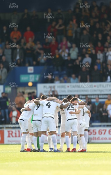 120519 - Mansfield Town v Newport County, Sky Bet League 2 Play Off Semi Final, second leg - Newport County huddle together at the start of the match