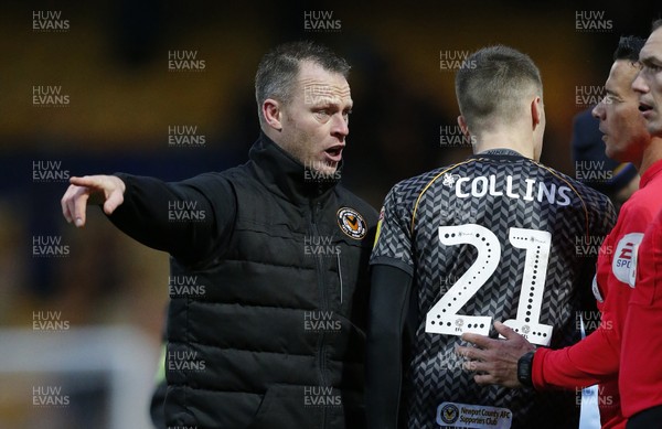 150220 - Mansfield Town v Newport County - Sky Bet League 2 - Manager Mike Flynn of Newport County makes a point to referee Dean Whitestone at the end of the match