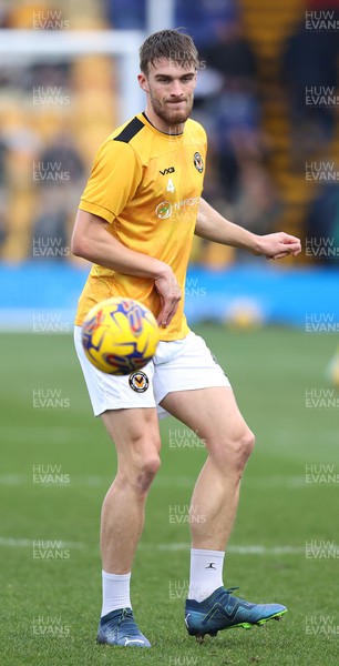 181123 - Mansfield Town v Newport County - Sky Bet League 2 - Ryan Delaney of Newport County warm up