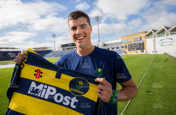 040417 - New Glamorgan CCC signing Marchant de Lange at the SSE SWALEC