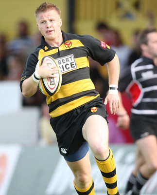 02.08.08 -  Men of Gwent 7's, Rodney Parade, Newport Newport v Bedwas - Newports Mike Burke races in to score try 