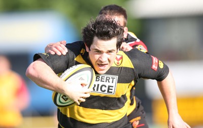 02.08.08 -  Men of Gwent 7's, Rodney Parade. Semi-Finals Newport v Dragons Acadamy -  Newports Scott Williams races in to score try 