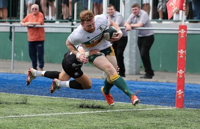 030525 - Merthyr RFC v Neath RFC, WRU Admiral Premiership - Dafydd Thomas of Merthyr scores try