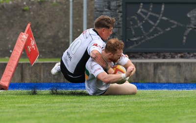 030525 - Merthyr RFC v Neath RFC, WRU Admiral Premiership - Dafydd Thomas of Merthyr scores try