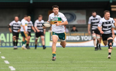 030525 - Merthyr RFC v Neath RFC, WRU Admiral Premiership - Adam Hoskins of Merthyr races in to score try