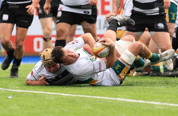 030525 - Merthyr RFC v Neath RFC, WRU Admiral Premiership - Aled Evans of Merthyr reaches over his head to score try