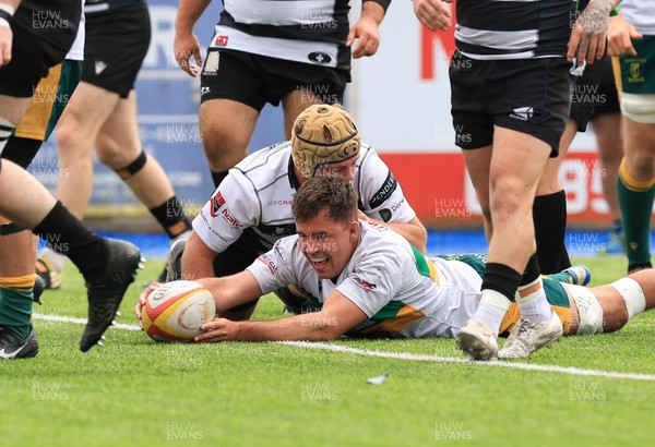 030525 - Merthyr RFC v Neath RFC, WRU Admiral Premiership - Aled Evans of Merthyr reaches over his head to score try