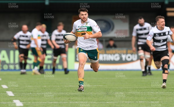 030525 - Merthyr RFC v Neath RFC, WRU Admiral Premiership - Adam Hoskins of Merthyr races in to score try