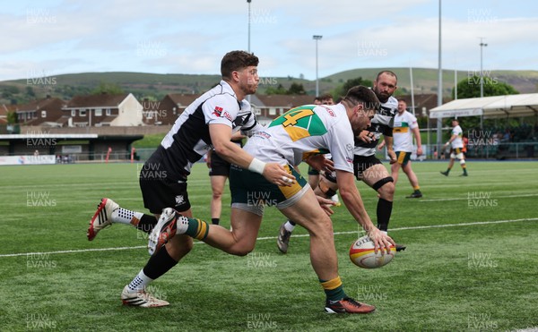 030525 - Merthyr RFC v Neath RFC, WRU Admiral Premiership - Adam Hoskins of Merthyr races in to score try