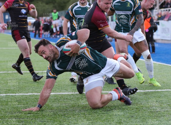100519 - Merthyr v RGC 1404, Principality Premiership - Arron Pinches of Merthyr races over to score try