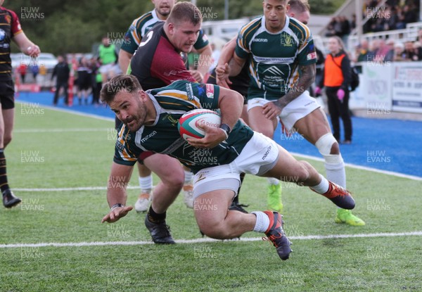 100519 - Merthyr v RGC 1404, Principality Premiership - Arron Pinches of Merthyr races over to score try