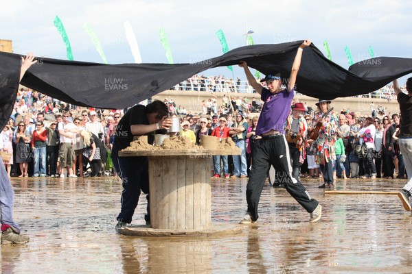 22.04.11 - The Passion with Michael Sheen, Aberavon Beach, south Wales. The performance of The Passion starring Michael Sheen takes place on the beach at Aberavon 