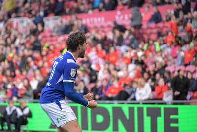 171026 - Middlesbrough v Cardiff City - Sky Bet Championship - Ollie Tanner of Cardiff City scores and celebrates