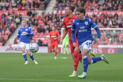171026 - Middlesbrough v Cardiff City - Sky Bet Championship - Cian Ashford of Cardiff City attacks down the left