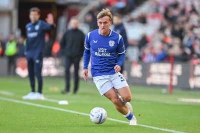 171026 - Middlesbrough v Cardiff City - Sky Bet Championship - Isaak Davies of Cardiff City attacks down the left wing