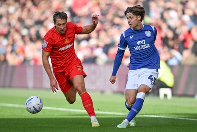 171026 - Middlesbrough v Cardiff City - Sky Bet Championship - Cian Ashford of Cardiff City knocks the ball forward