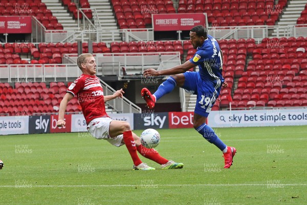 180720 - Middlesbrough v Cardiff City - Sky Bet Championship -  Curtis Nelson of Cardiff City has a shot