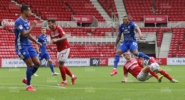 180720 - Middlesbrough v Cardiff City - Sky Bet Championship -  Curtis Nelson of Cardiff City has a shot