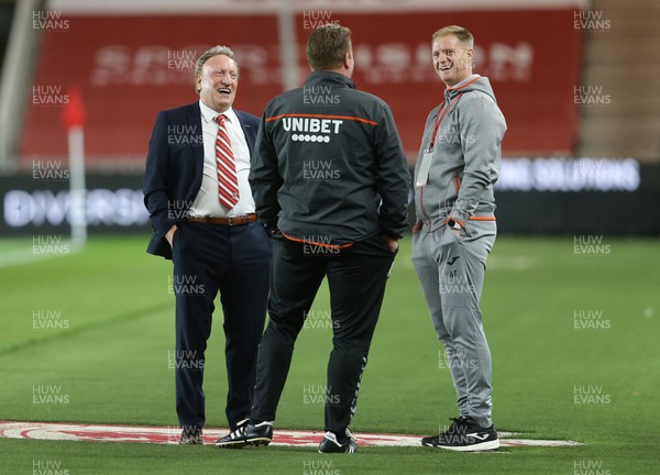 021220 - Middlesbrough v Swansea City - Sky Bet Championship - Swansea coach Alan Tait (R) talks with Middlesbrough manager Neil Warnock (L) at the Riverside stadium before the Sky Bet Championship game between Middlesbrough and Swansea City