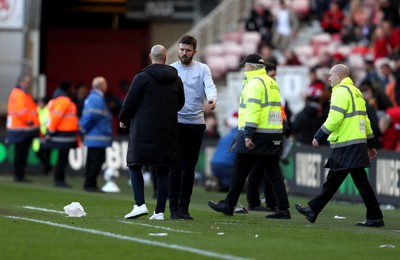 060424 - Middlesbrough v Swansea City - Sky Bet Championship - Swansea City head coach Luke Williams and Middlesbrough manager Michael Carrick at the final whistle